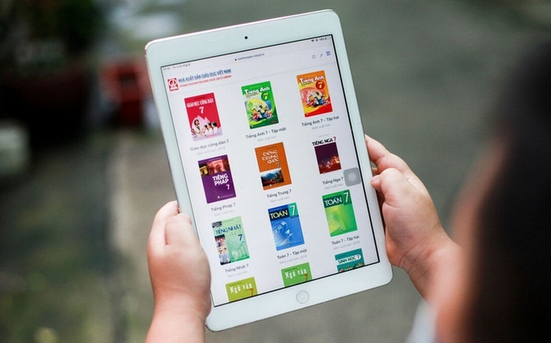 Ban hành quy định mới về sách giáo khoa điện tử từ tháng 5/2026