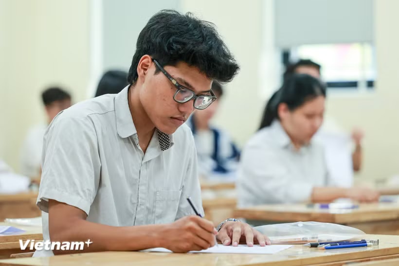 Hôm nay, thí sinh bắt đầu thử đăng ký dự thi tốt nghiệp Trung học Phổ thông