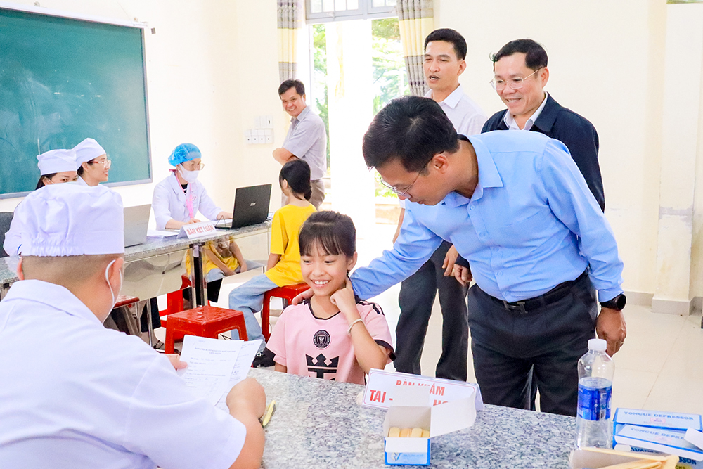 Lâm Đồng: hơn 17.000 học sinh được khám sức khỏe miễn phí đợt 1