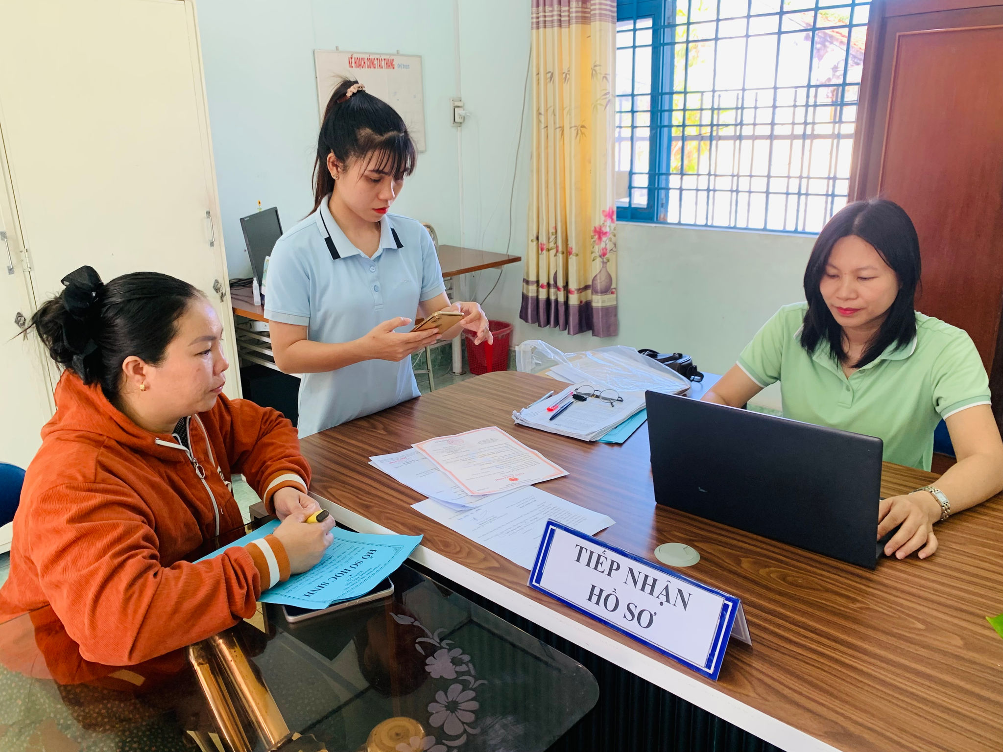 Tuyển sinh trực tuyến: Thuận lợi cho phụ huynh, minh bạch trong tuyển sinh