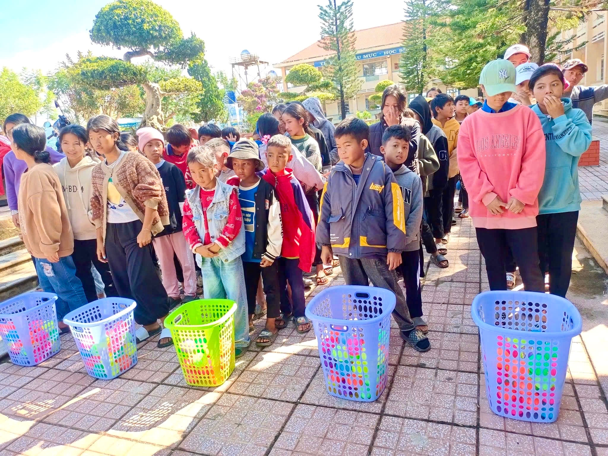 Sân chơi mùa hè cho trẻ em xã Lạc Dương