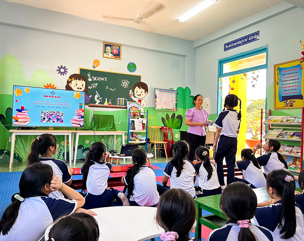 “Người lái đò” bền bỉ nơi đảo xa Phú Quý