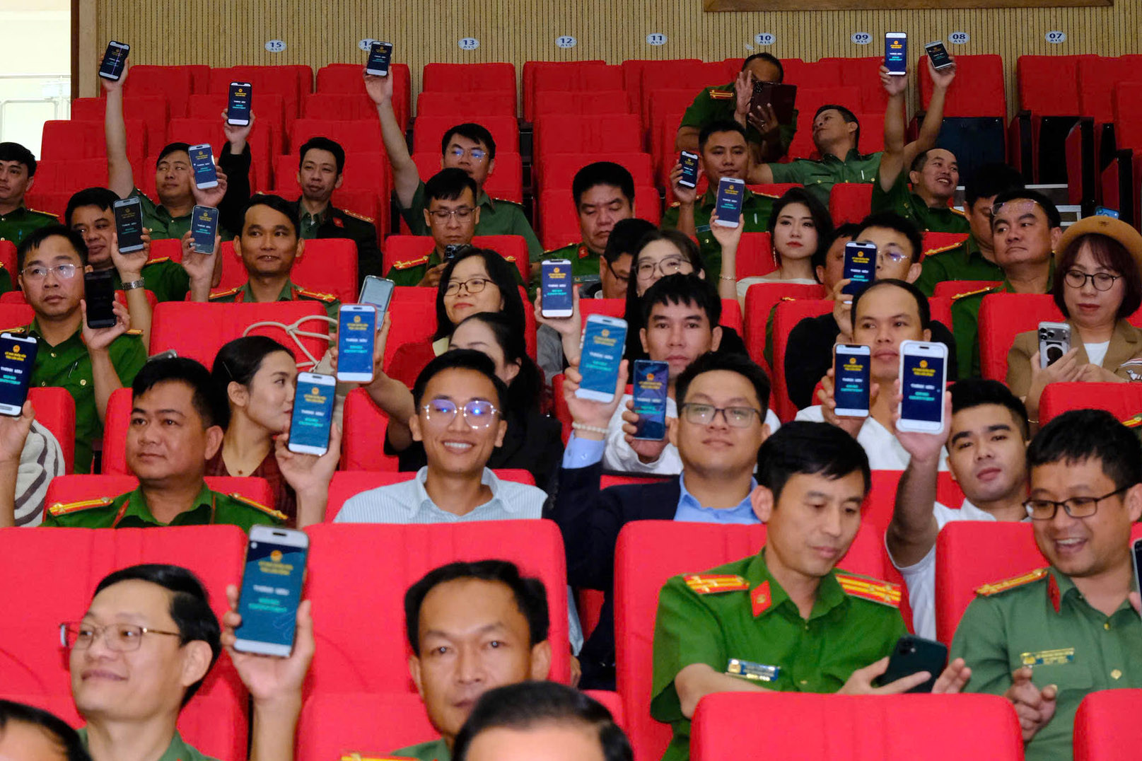 Lâm Đồng hưởng ứng chương trình bảo vệ trẻ em trên môi trường mạng giai đoạn 2026 - 2030