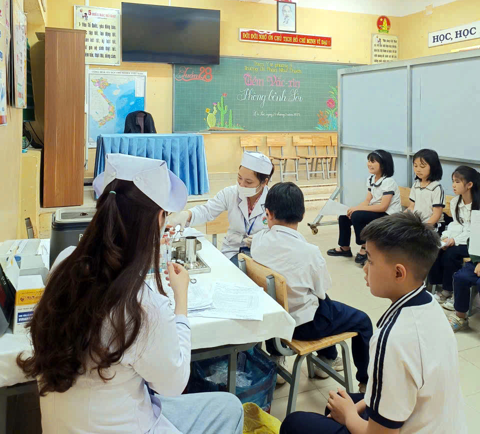 Khẩn trương rà soát, đăng ký đối tượng tiêm vắc xin phòng bệnh sởi