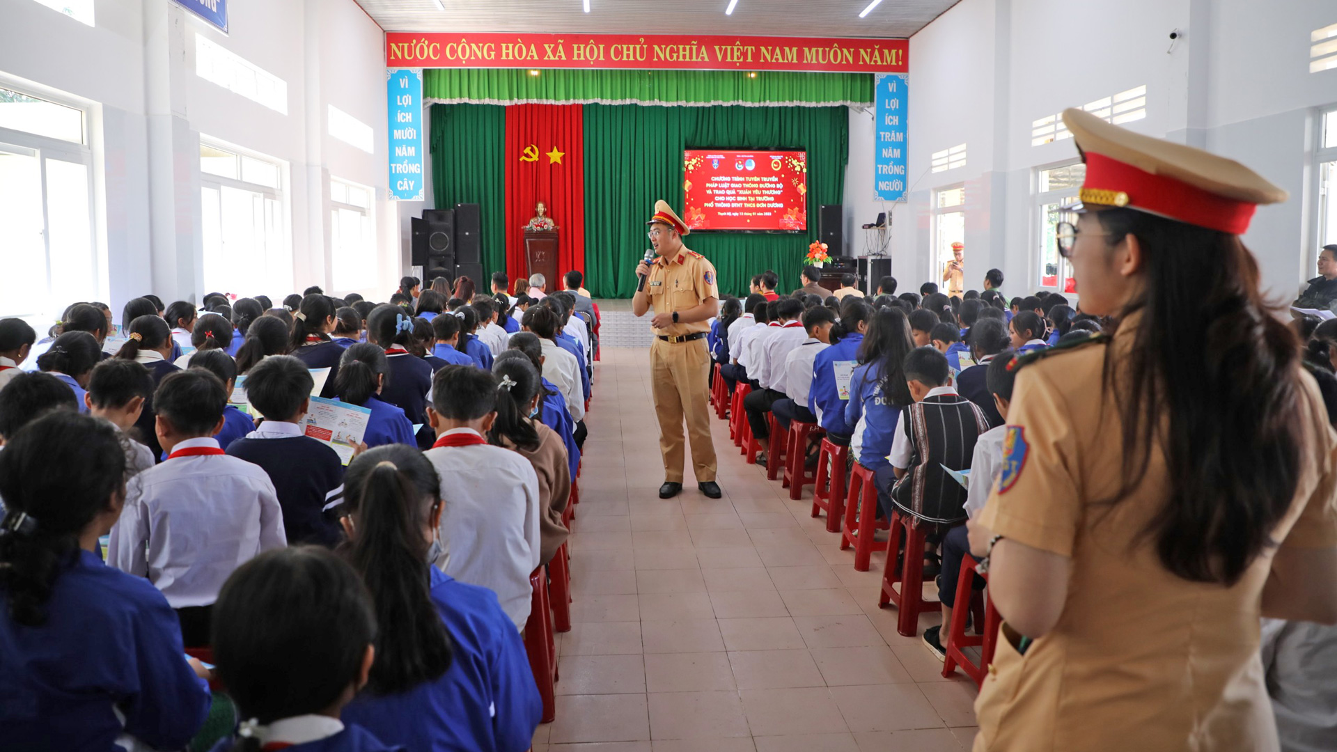 Cần đổi mới cách thức truyền thông - giáo dục ATGT cho học sinh