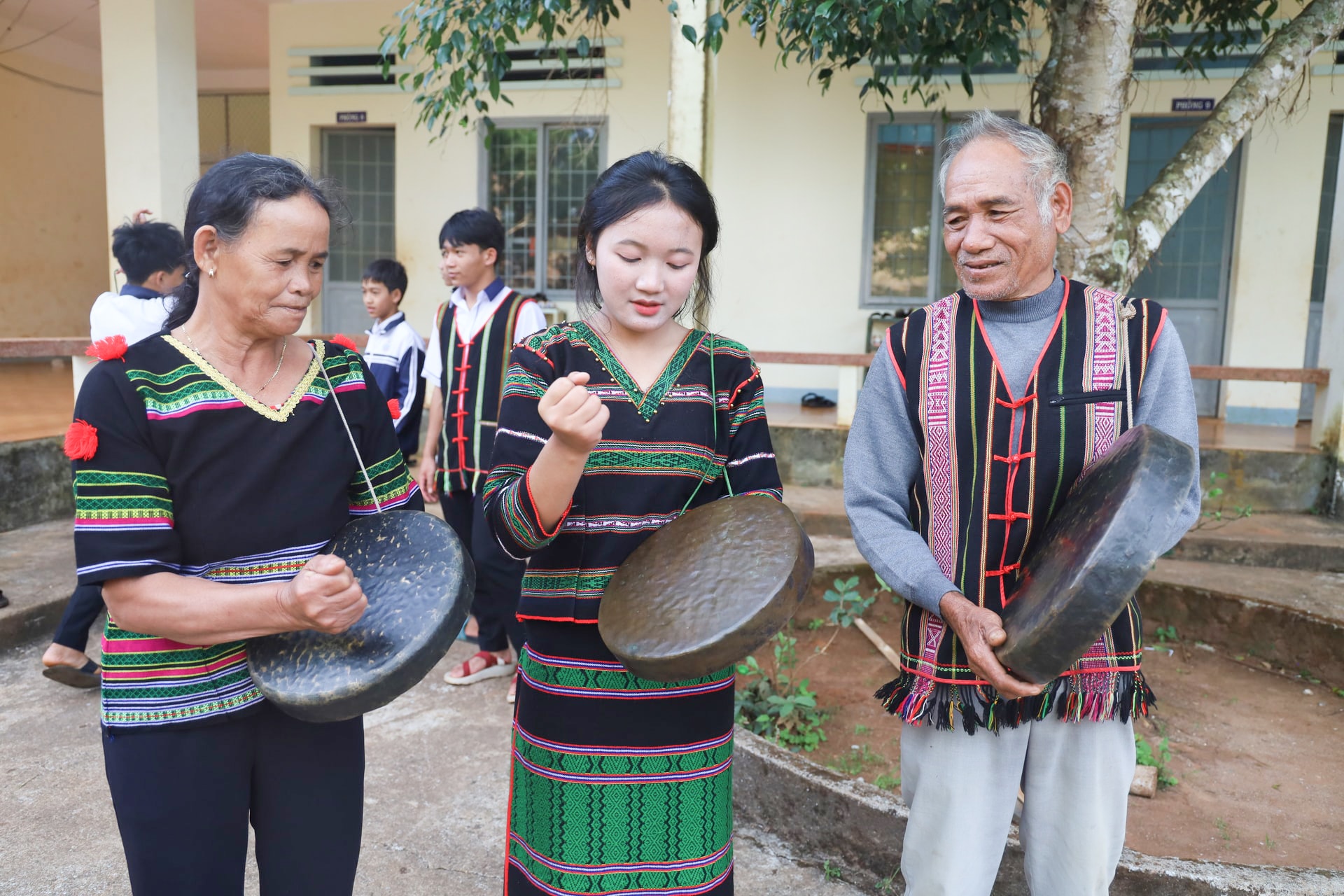 Khi nghệ nhân làm thầy giáo