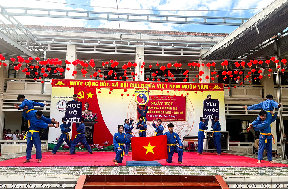 Ngày hội “Khám phá tài năng trẻ” tại Trường THPT Huỳnh Thúc Kháng