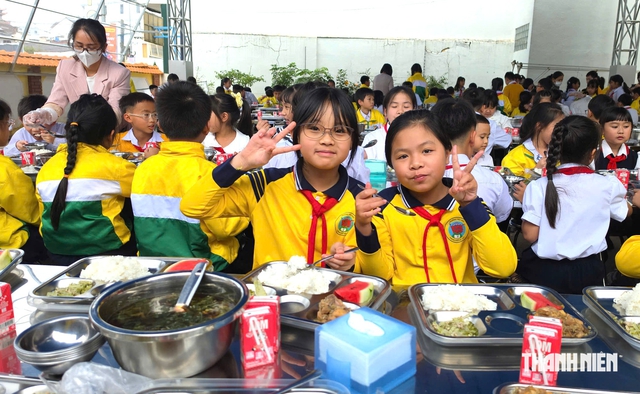 Siết chặt an toàn thực phẩm trong bữa ăn nội trú, bán trú trường học
