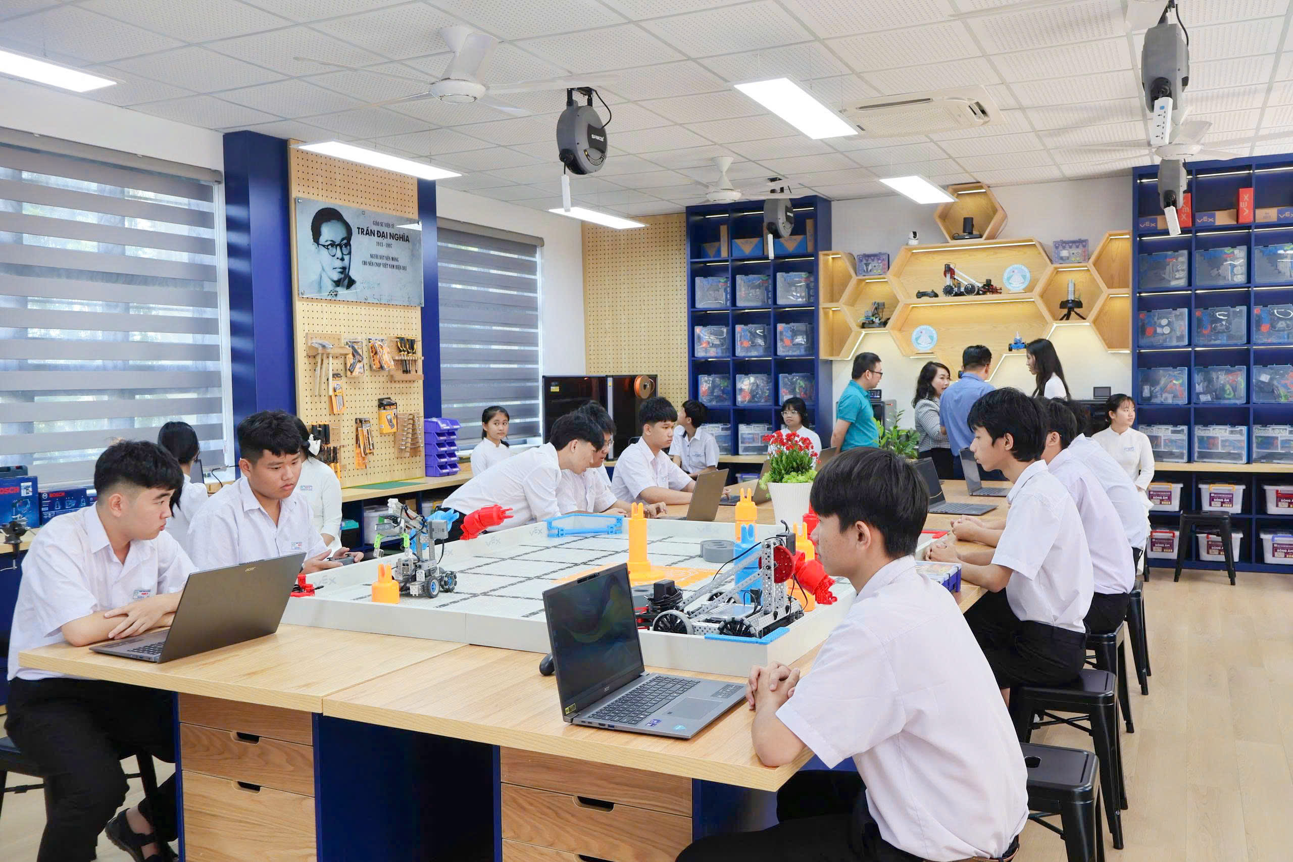 Lâm Đồng đẩy mạnh chuyển đổi số giáo dục, lấy người học và nhà giáo làm trung tâm