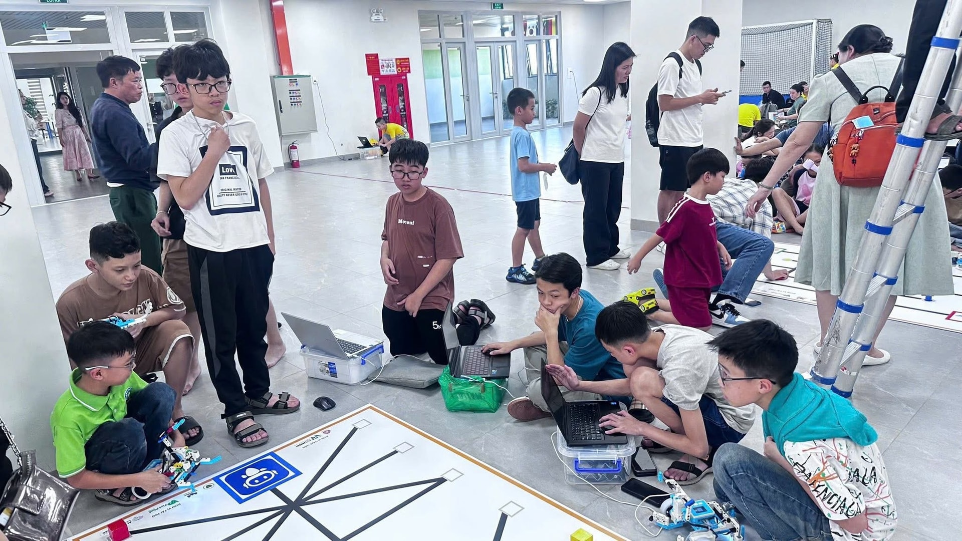 44 học sinh Lâm Đồng tham dự Vòng Khu vực Cuộc thi Sáng tạo Robotics toàn quốc năm 2026