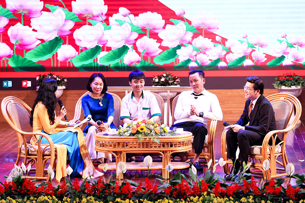 Đưa tư tưởng, đạo đức, phong cách Hồ Chí Minh vào đời sống học đường