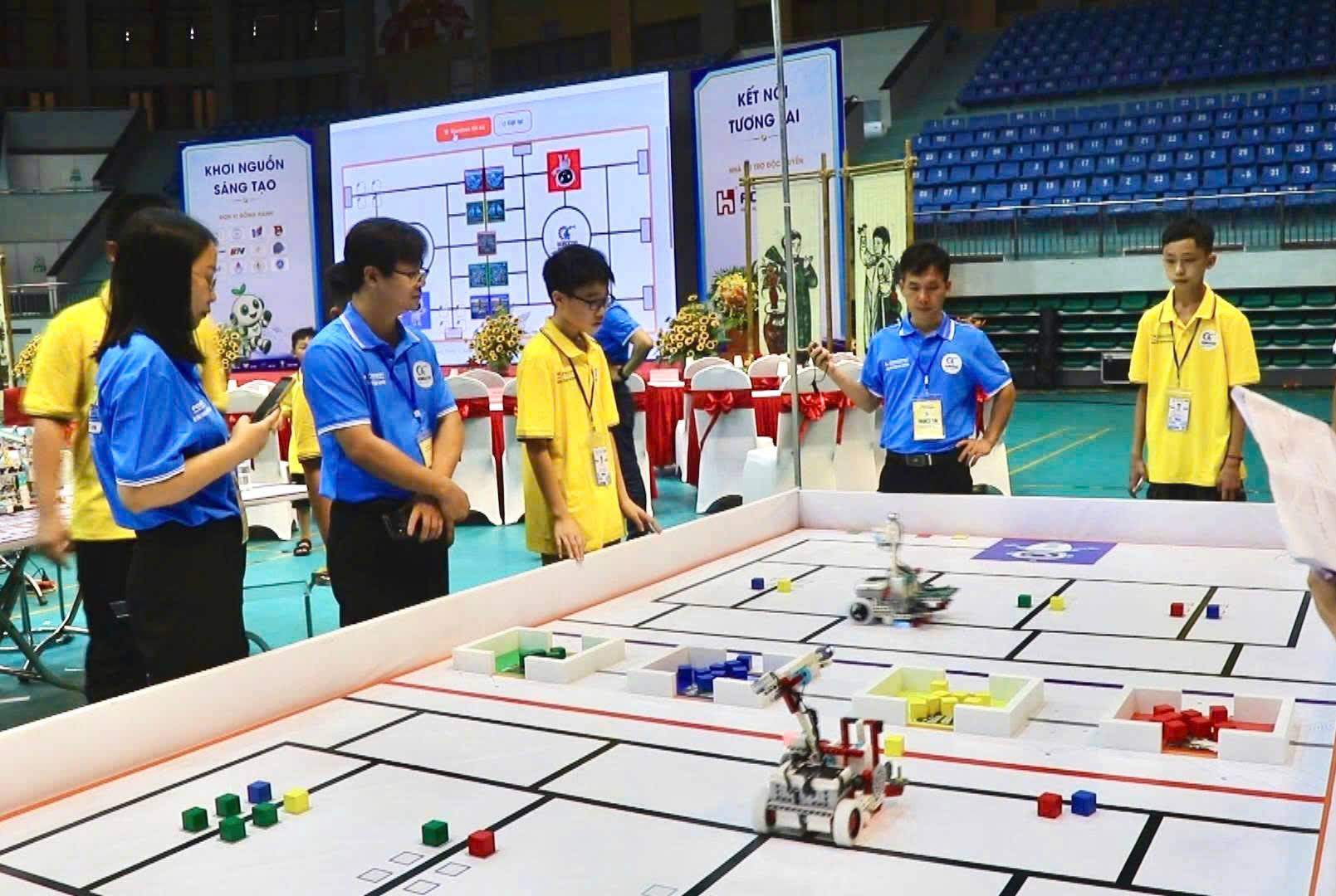 Từ phòng Robotics đến đấu trường thế giới