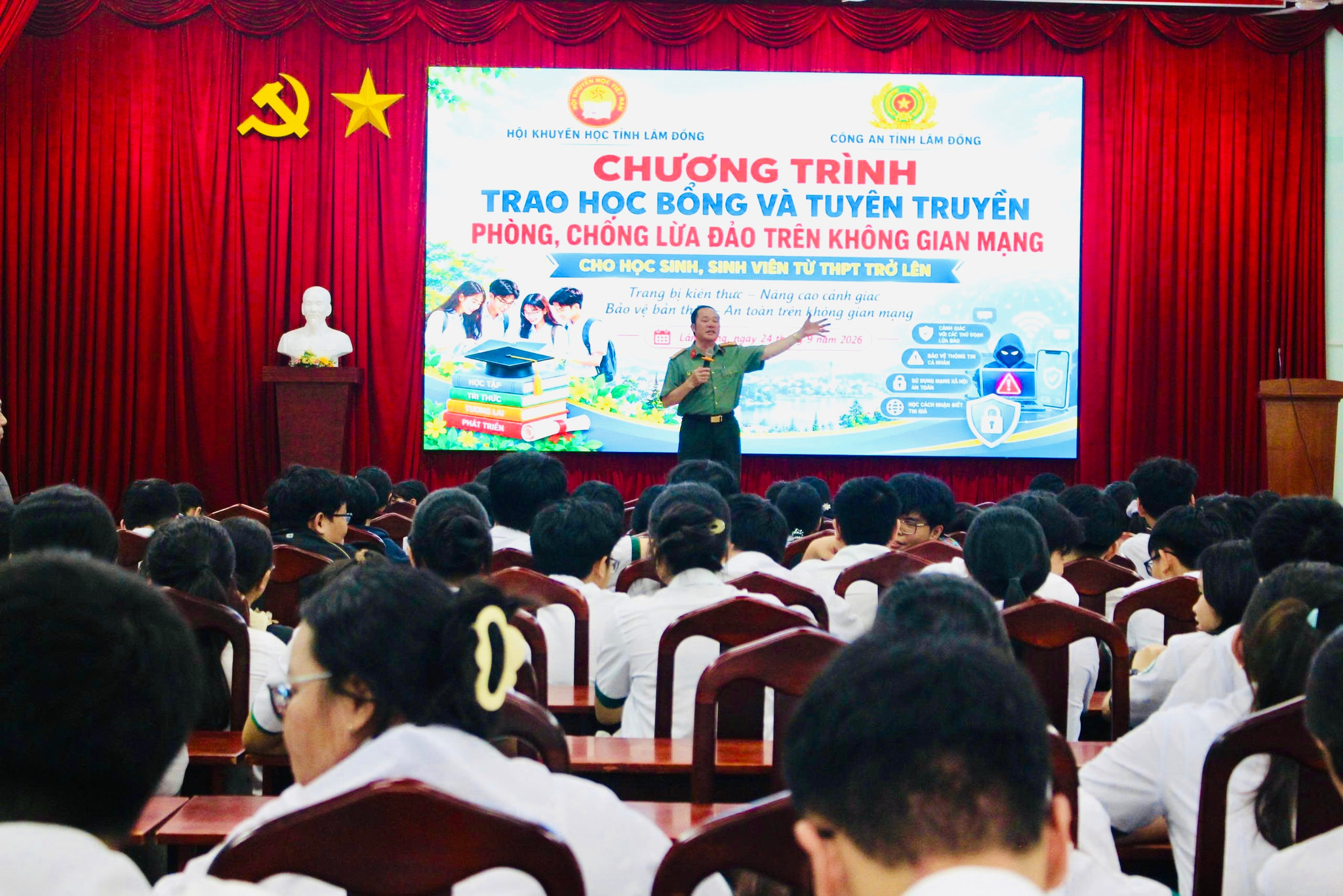 Tăng kỹ năng, giảm rủi ro cho học sinh trên không gian mạng