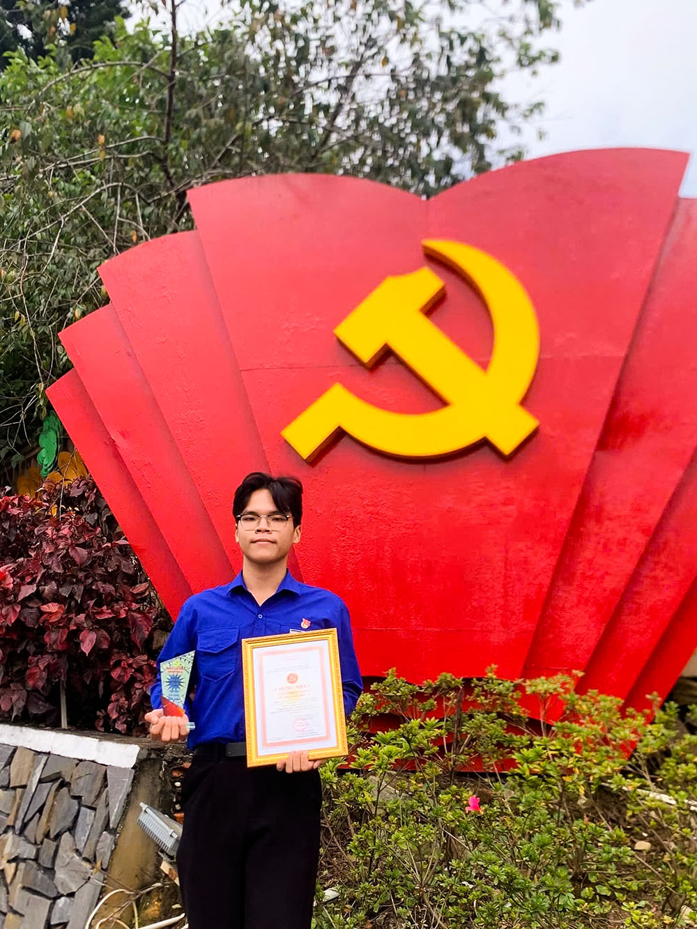 Bảo vệ nền tảng tư tưởng của Đảng trong Kỷ nguyên số: từ “Phòng thủ tư tưởng” đến “Chủ động kiến tạo không gian niềm tin”
