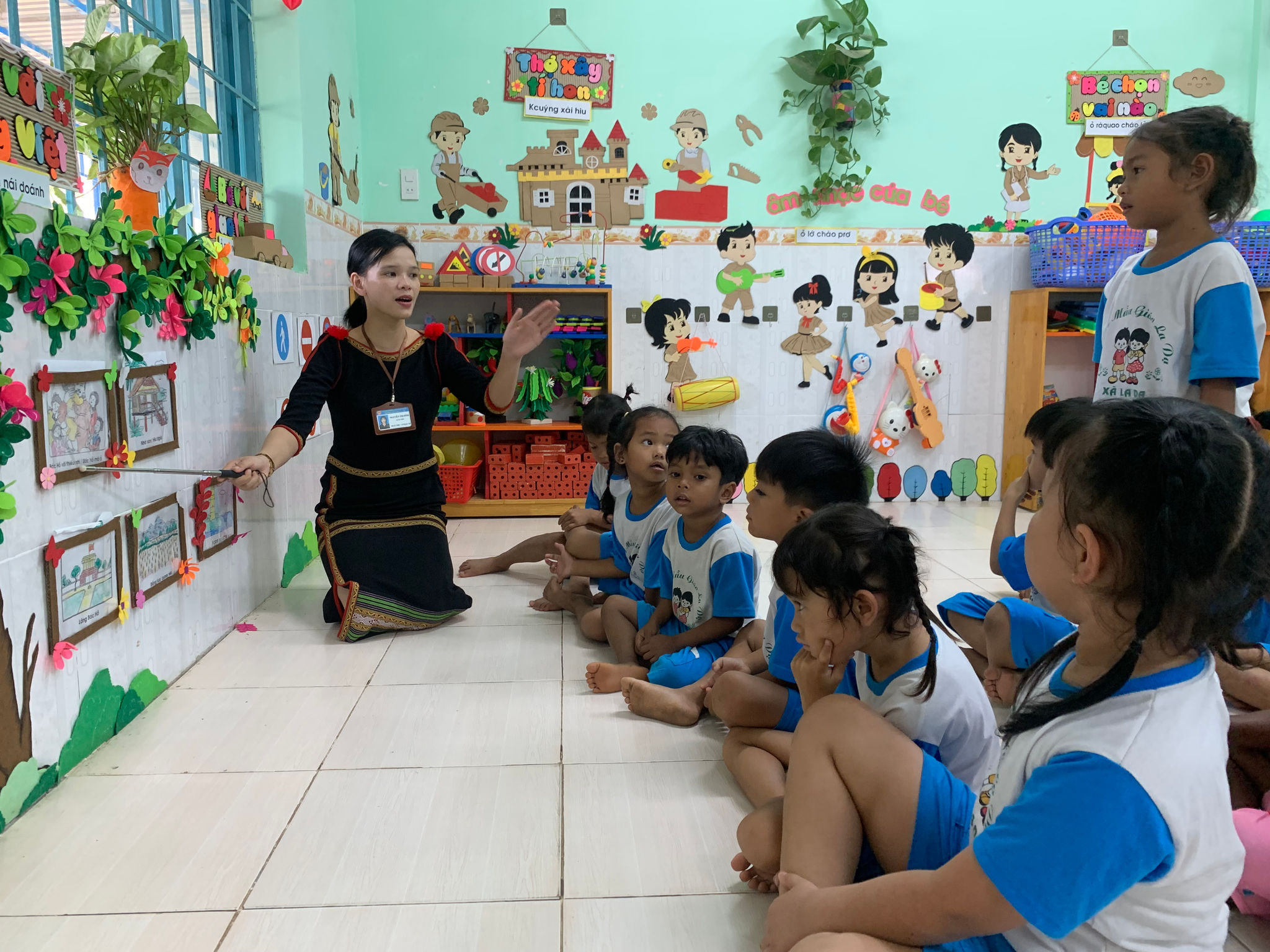 Mở rộng cơ hội đến trường cho trẻ mầm non vùng khó