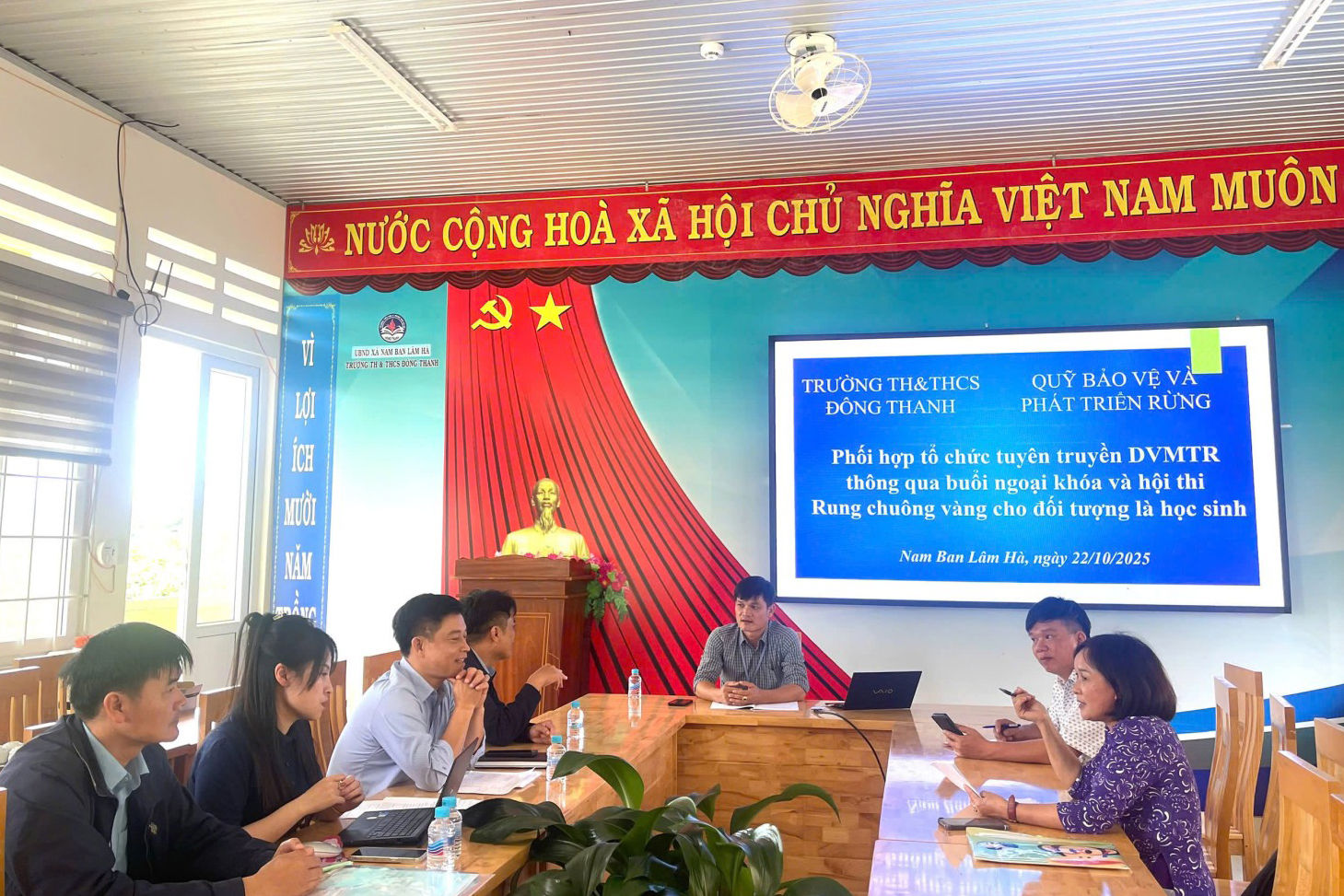 Hiện đại hoá phương thức lãnh đạo của Đảng từ chi bộ cơ sở: Thực tiễn tinh gọn bộ máy, chuyển đổi số và dấu ấn người thủ lĩnh trẻ tại Trường TH&THCS Đông Thanh