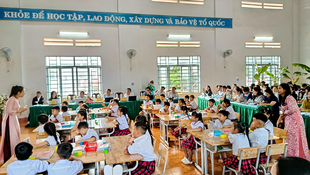 Nâng cao chất lượng, đổi mới sinh hoạt cụm chuyên môn cấp tiểu học Phát huy vai trò đội ngũ cán bộ quản lý và giáo viên cốt cán