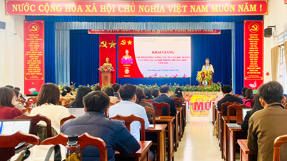 Lâm Đồng tăng cường năng lực tư vấn học đường cho 112 cán bộ quản lý, giáo viên