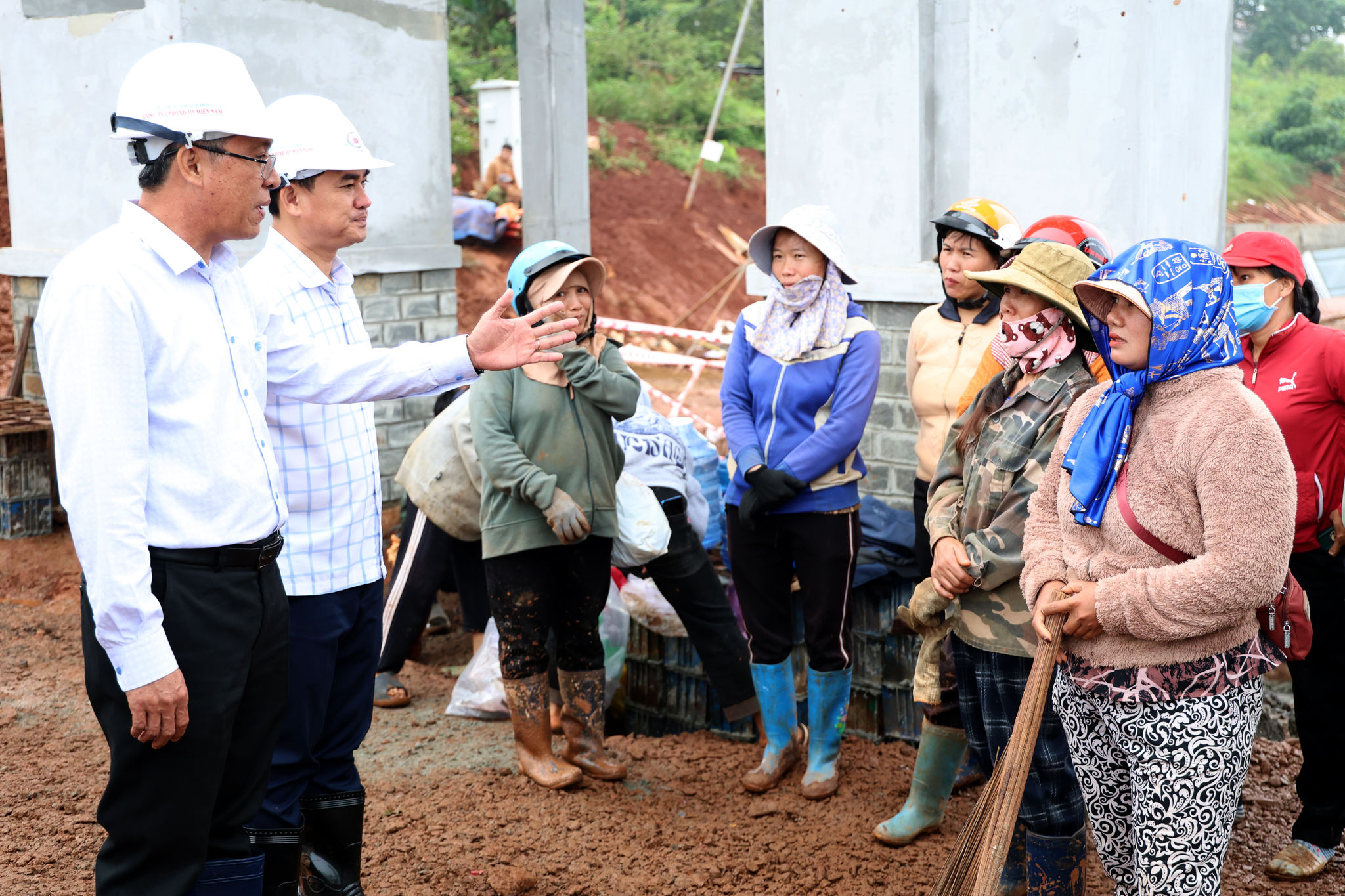 Sức dân ở những ngôi trường vùng biên Lâm Đồng