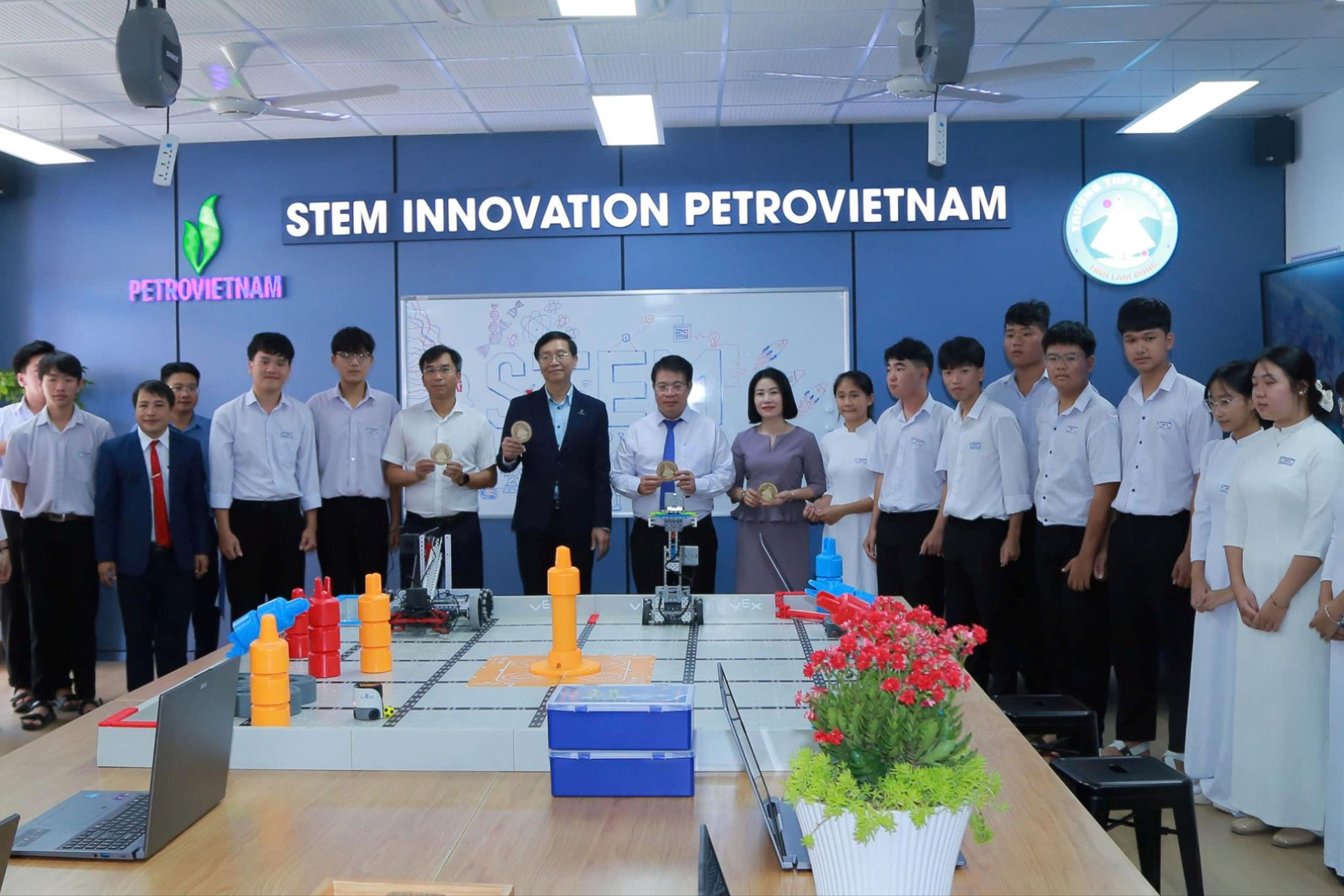 STEM mở sân chơi sáng tạo cho học sinh Lâm Đồng