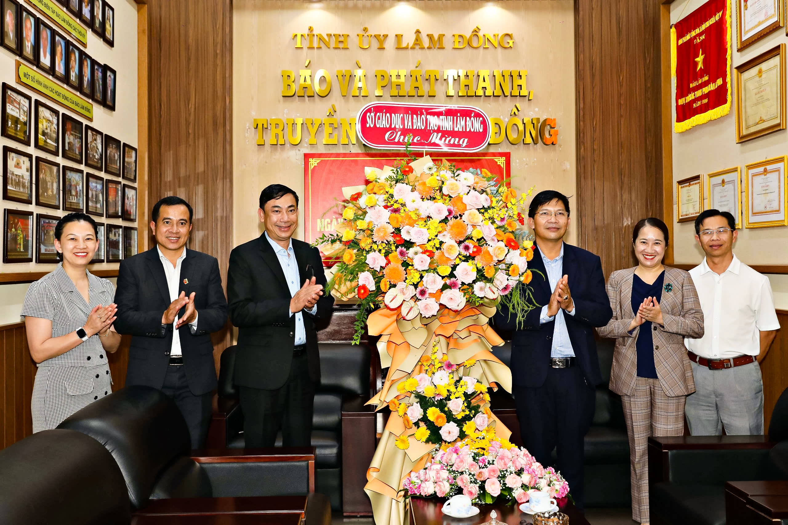 Sở Giáo dục và Đào tạo Lâm Đồng thăm, chúc mừng các cơ quan báo chí nhân Ngày Báo chí Cách mạng Việt Nam