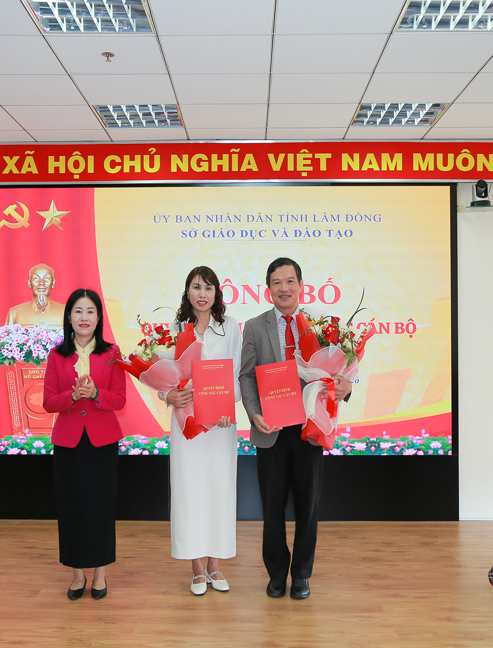 Sở Giáo dục và Đào tạo Lâm Đồng công bố quyết định điều động, bổ nhiệm công chức lãnh đạo, quản lý