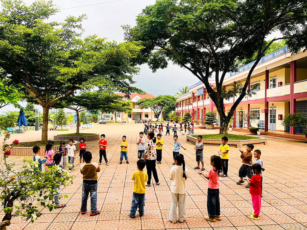 Chuẩn bị hành trang cho trẻ vào lớp 1: Đồng hành đúng cách từ gia đình