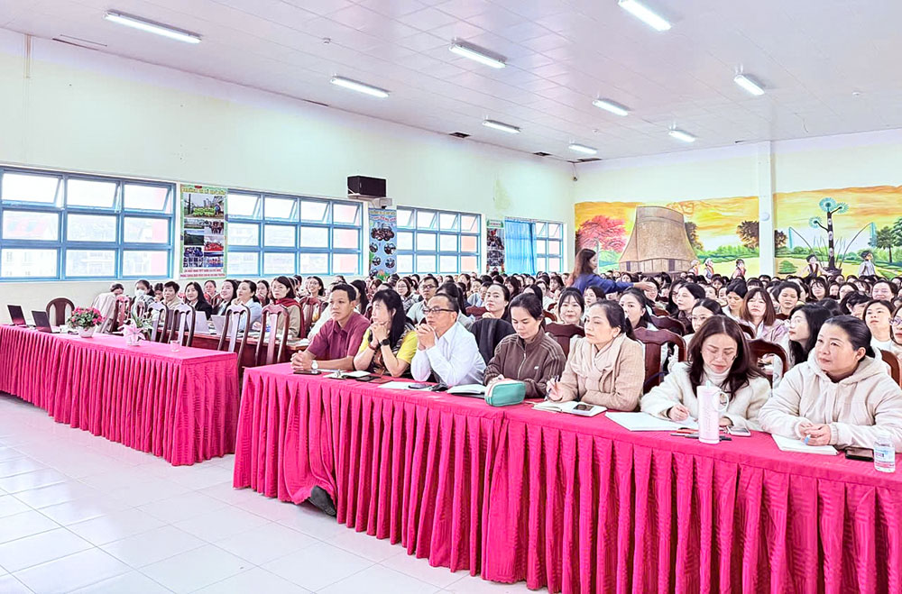 Lâm Đồng tập huấn ứng dụng công nghệ số, AI trong dạy học tiếng Anh tiểu học