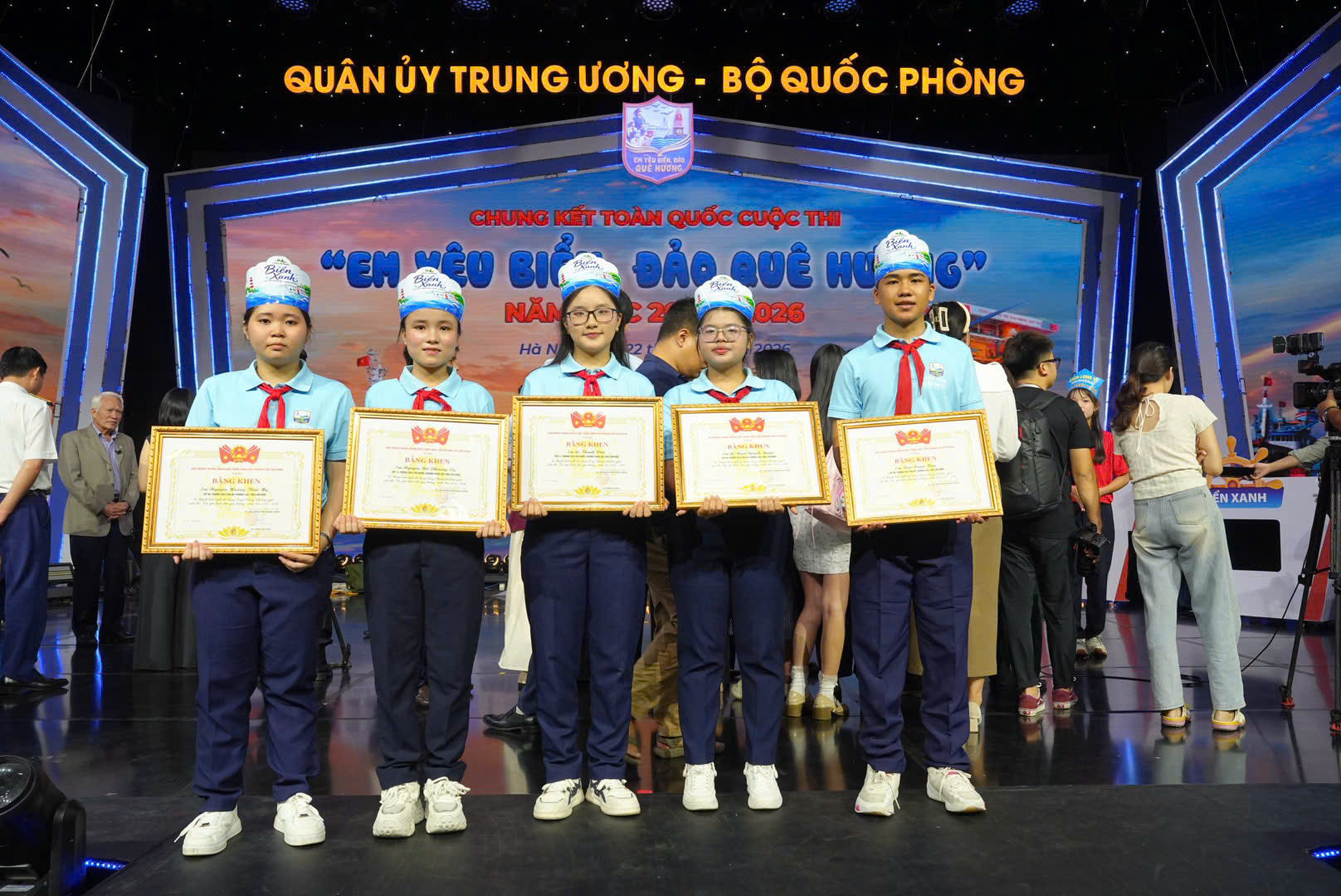 Hành trình lan tỏa tình yêu biển đảo của học trò Lâm Đồng