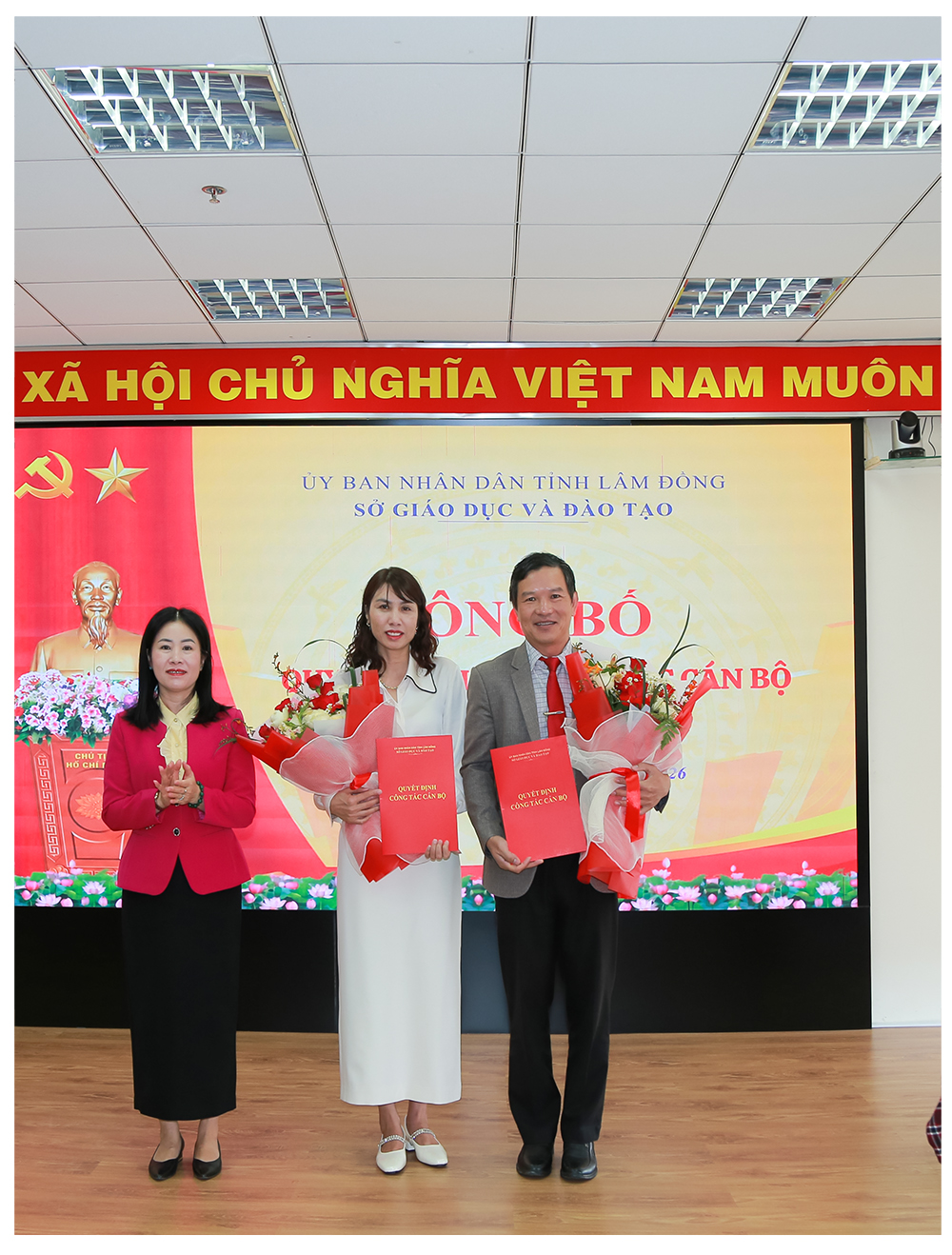 Sở Giáo dục và Đào tạo Lâm Đồng công bố quyết định điều động, bổ nhiệm công chức lãnh đạo, quản lý