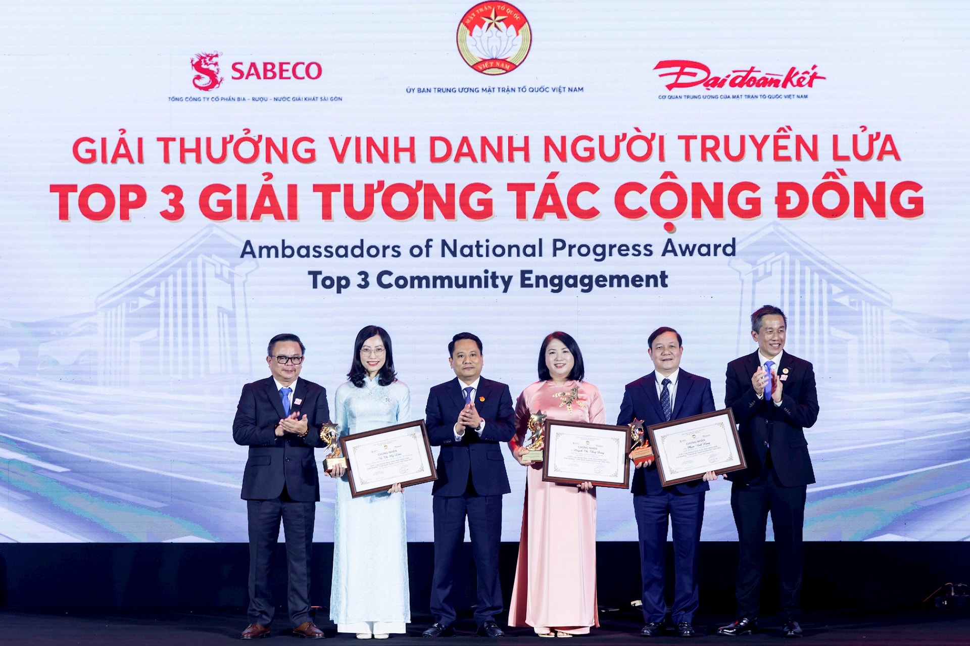 Cô giáo ở Lâm Đồng nhận Giải thưởng Vinh danh Người truyền lửa