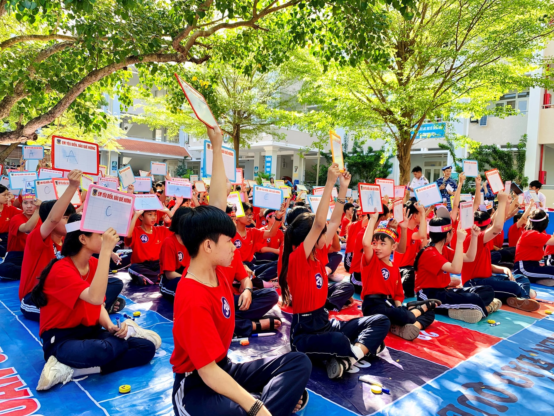 Khơi dậy tình yêu biển, đảo cho học sinh