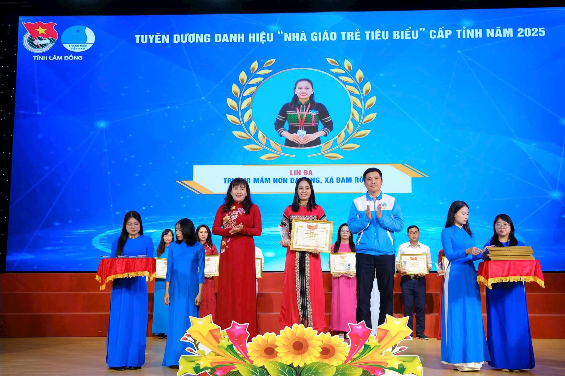 Cô giáo Lin Ða với nhiệt huyết giúp trẻ thêm yêu văn hóa dân tộc