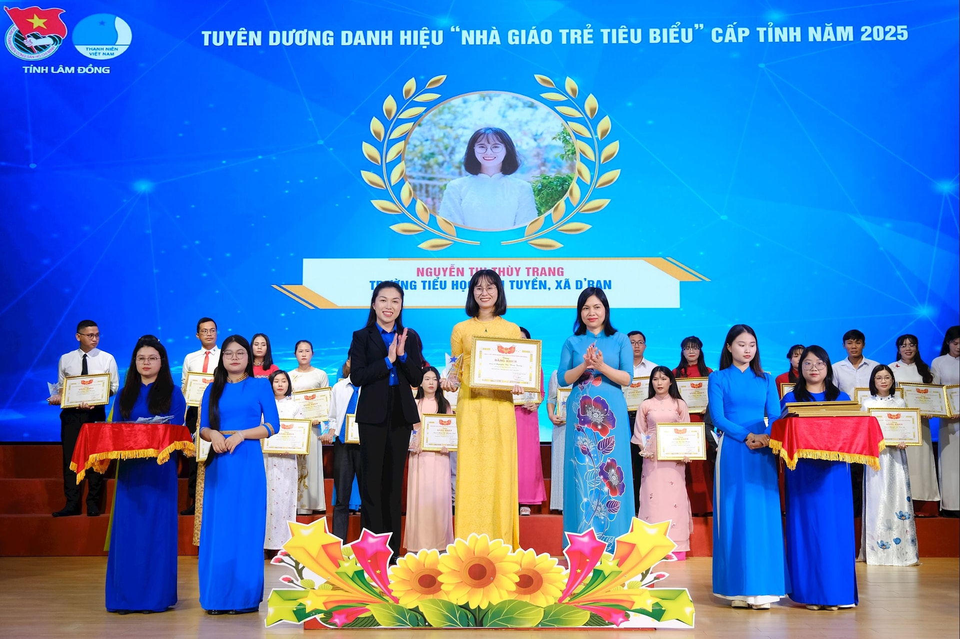 Cô giáo trẻ xây dựng “lớp học hạnh phúc” ở D’ran