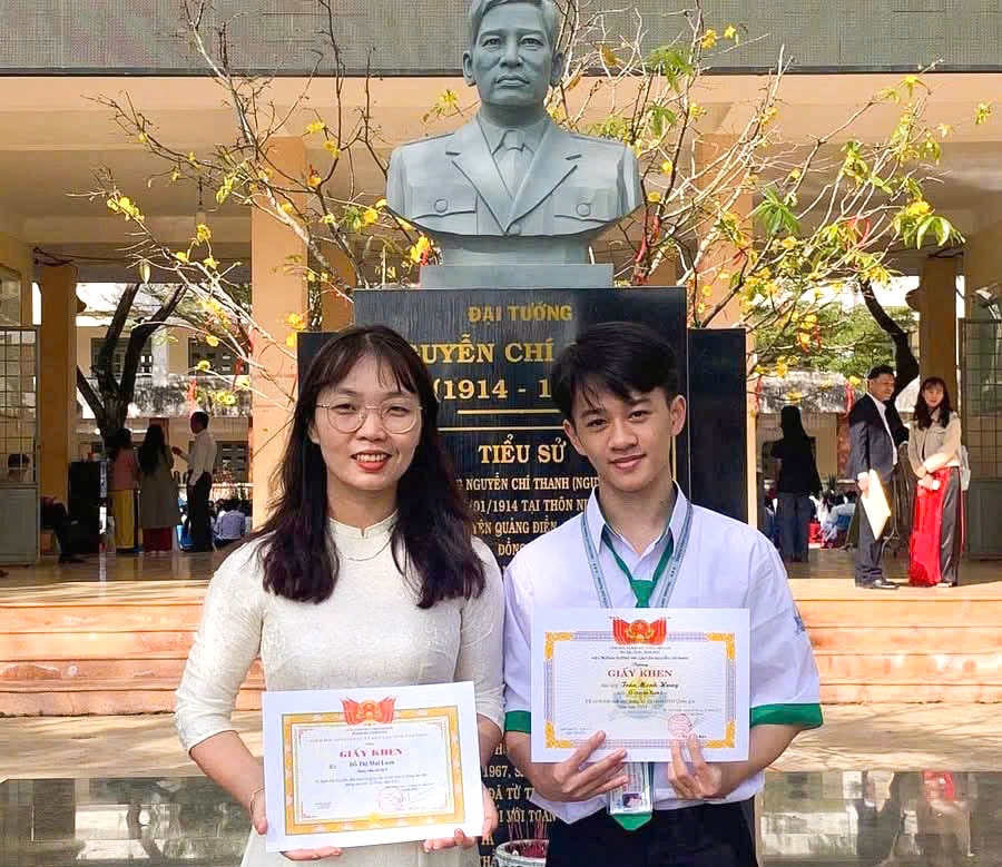 Vẽ màu hạnh phúc trong mỗi ngày đến trường