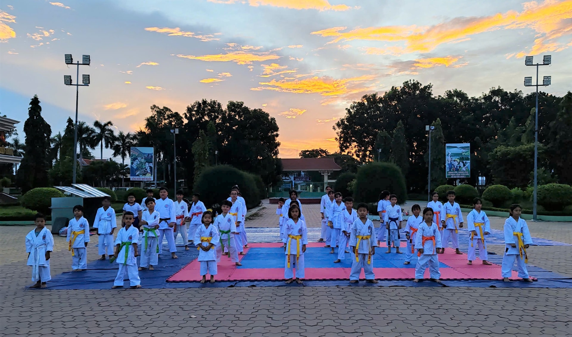 Karate lan tỏa mạnh mẽ trong học đường