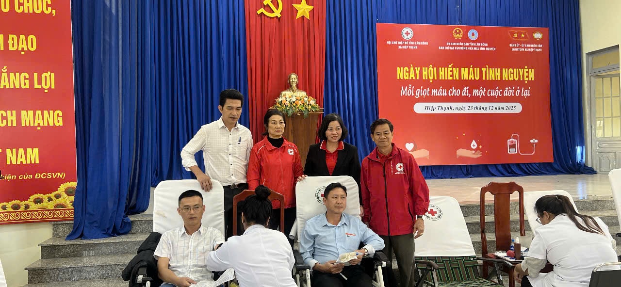 Người thầy 33 lần hiến máu cứu người