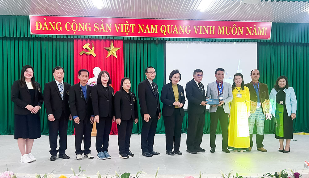 Đại học Rajabhat Sakon Nakhon, Thái Lan thắt chặt quan hệ với Trường Tiểu học Lê Lợi, phường Cam Ly- Đà Lạt