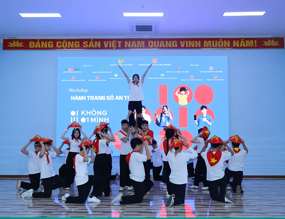 Ngành Giáo dục và Đào tạo Lâm Đồng phát động Đợt thi đua cao điểm chào mừng Đại hội đại biểu toàn quốc lần thứ XIV của Đảng