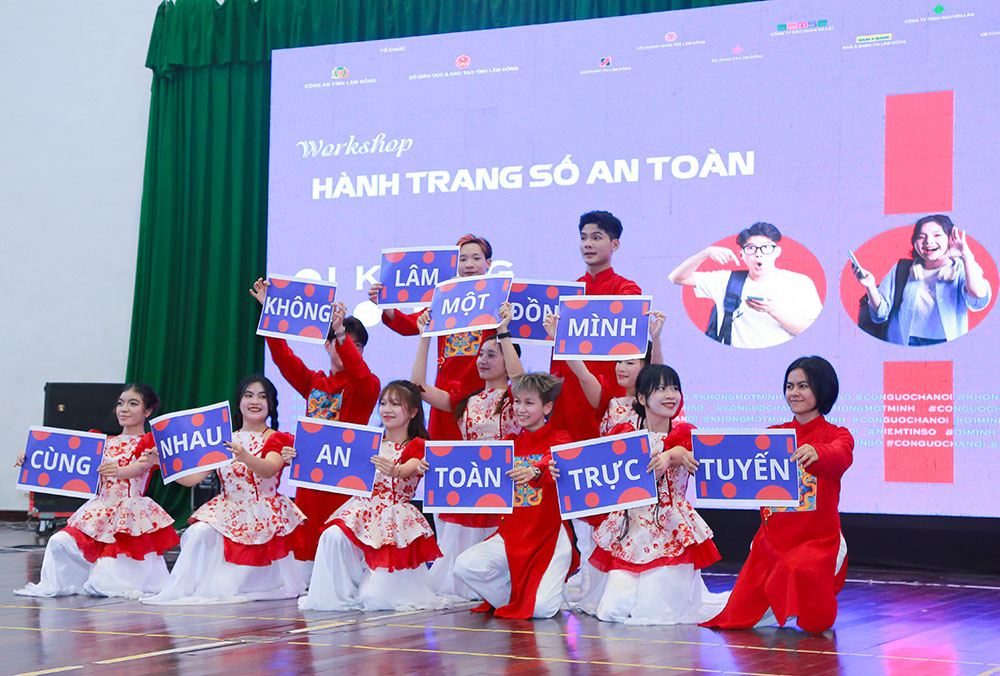  Lan tỏa hành động an toàn số – Tổng kết Chiến dịch “Không một mình – Cùng nhau an toàn trực tuyến” tại Trường THPT Chuyên Trần Hưng Đạo