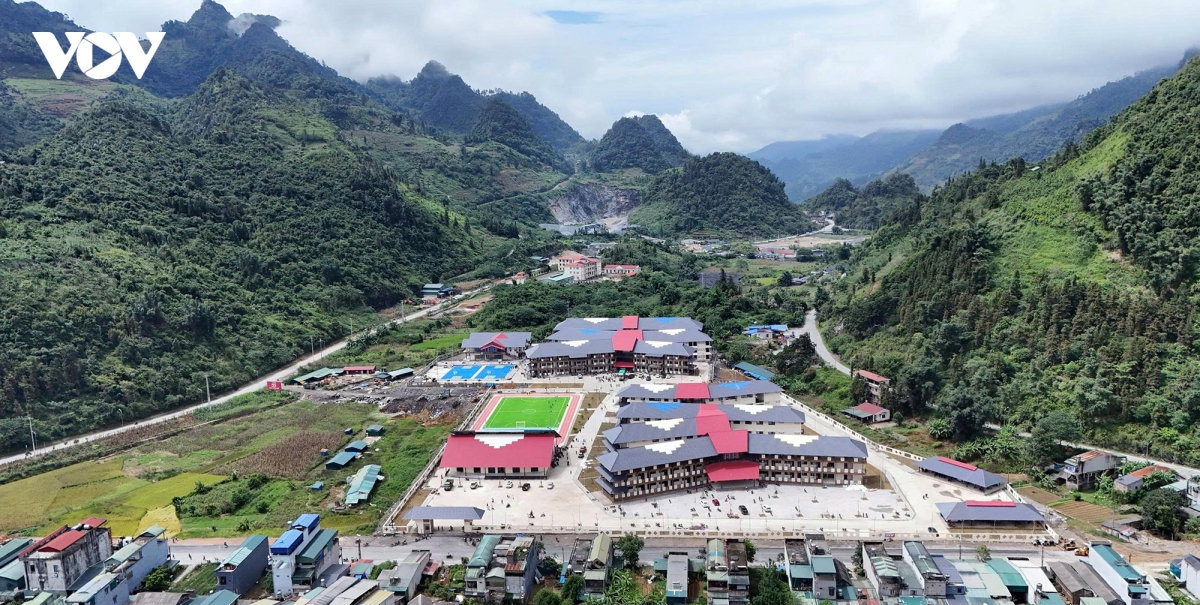 Học sinh cả nước hân hoan trong lễ khai giảng năm học mới 2026-2027