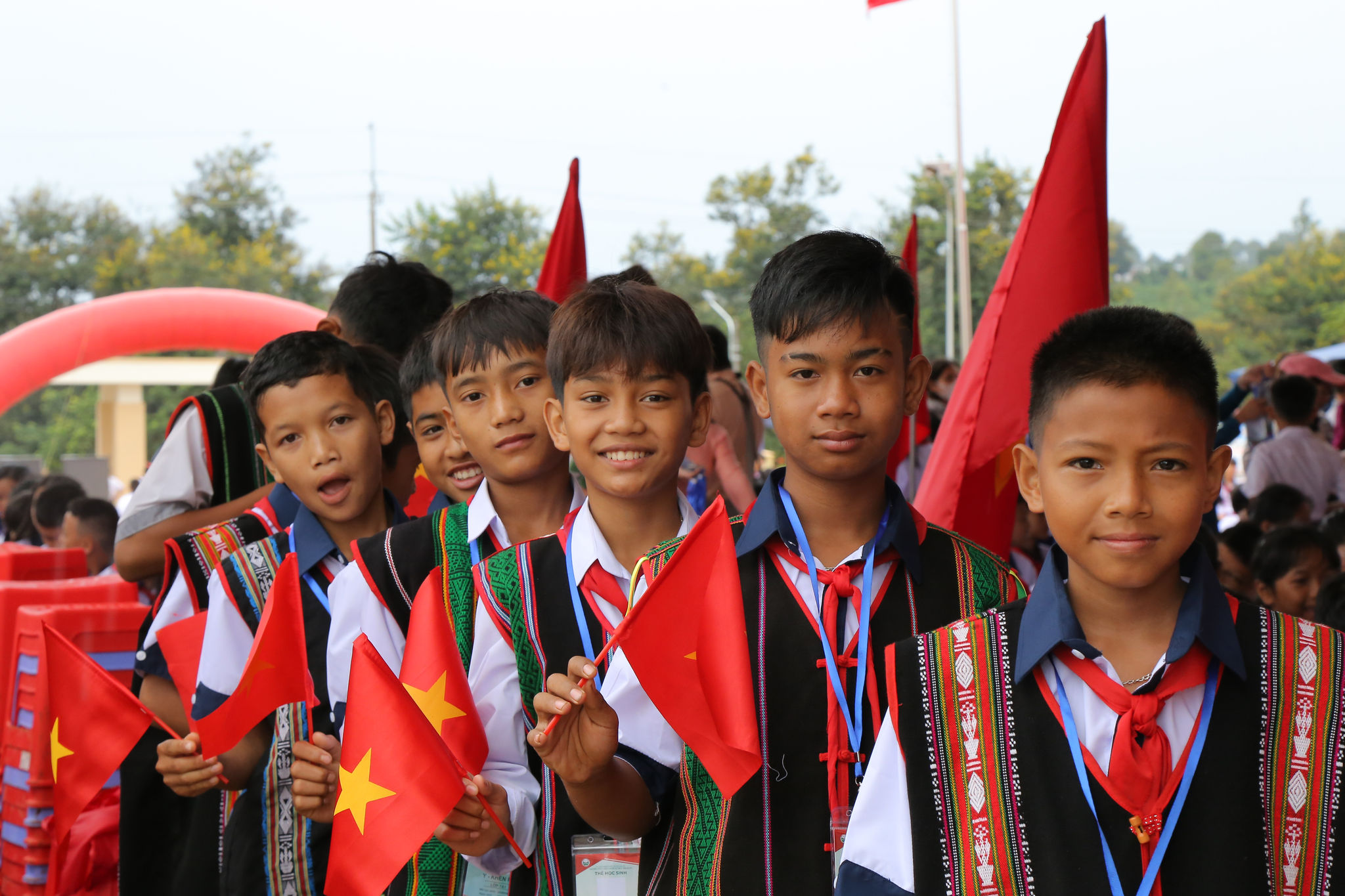 Hình ảnh học sinh Lâm Đồng hân hoan khai giảng năm học mới 2026-2027