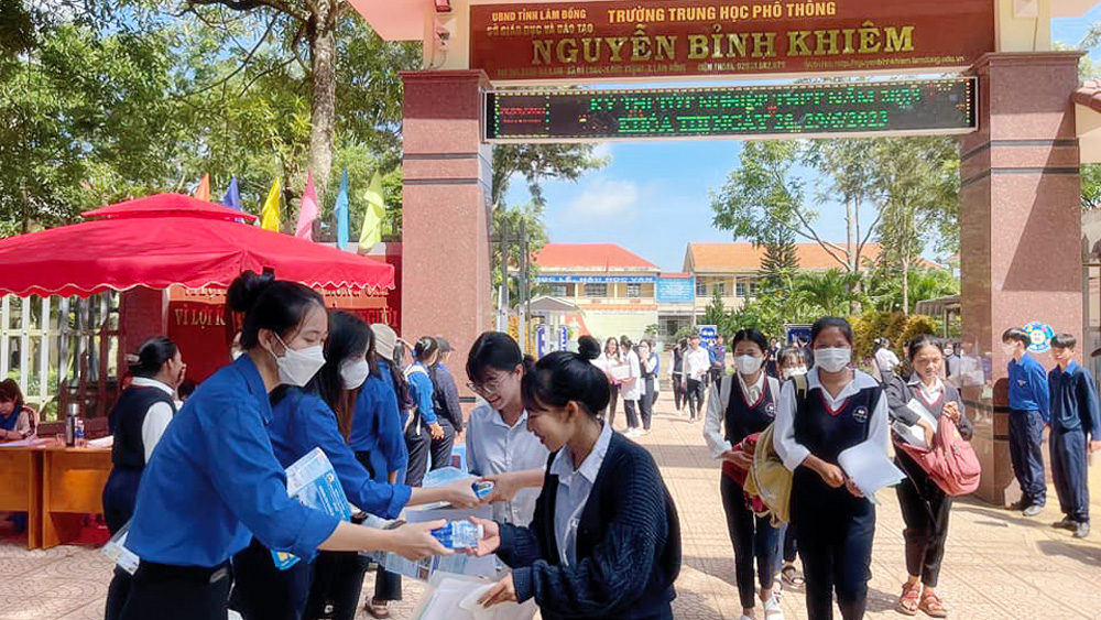 Quyết định 2732/QĐ-TTg: Tăng cường dạy và học ngoại ngữ trong hệ thống giáo dục