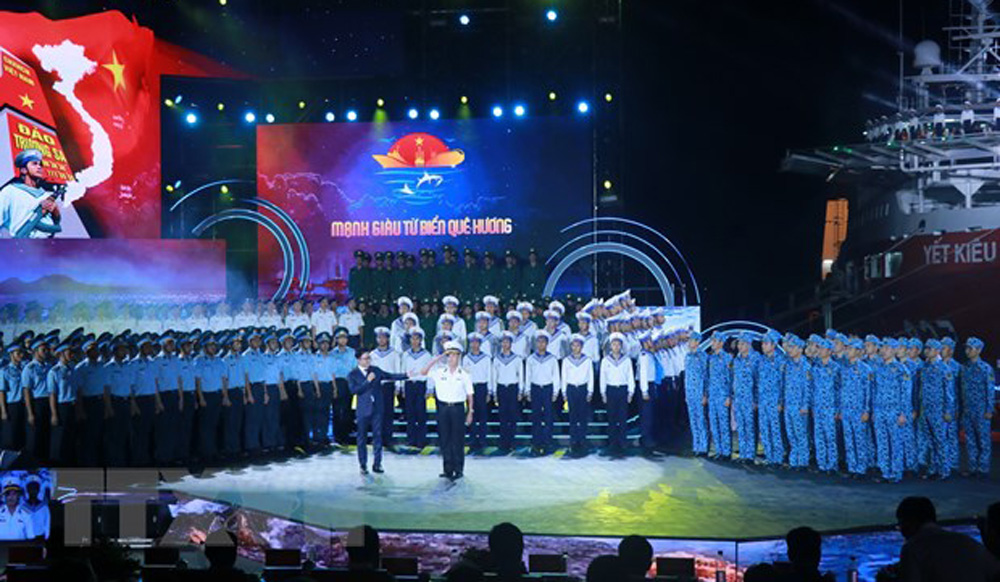 Ấn tượng chương trình nghệ thuật 'Mạnh giàu từ biển quê hương'