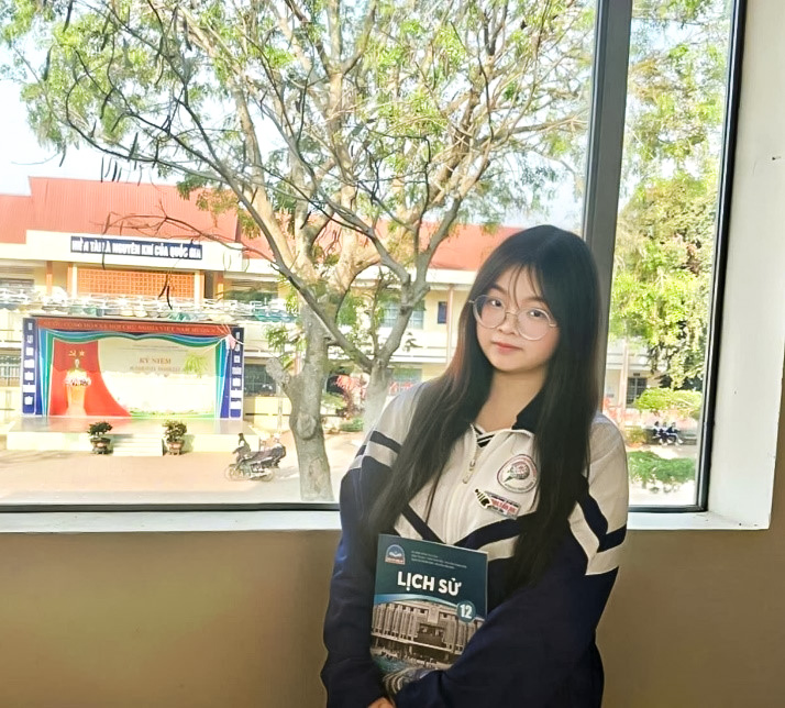 Chu Thị Thanh Nhàn – Tấm gương học sinh tiêu biểu toàn diện của Trường THPT Chu Văn An – Hiệp Thạnh