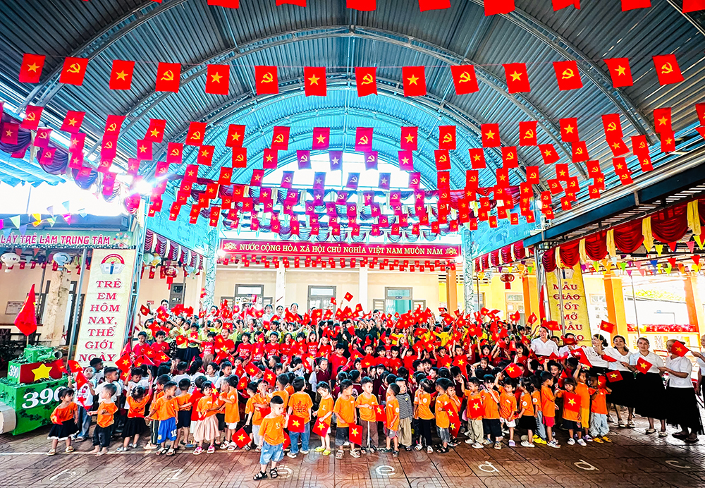 Lấy trẻ làm trung tâm – Trọng tâm đổi mới sinh hoạt chuyên môn Cụm mầm non số 10