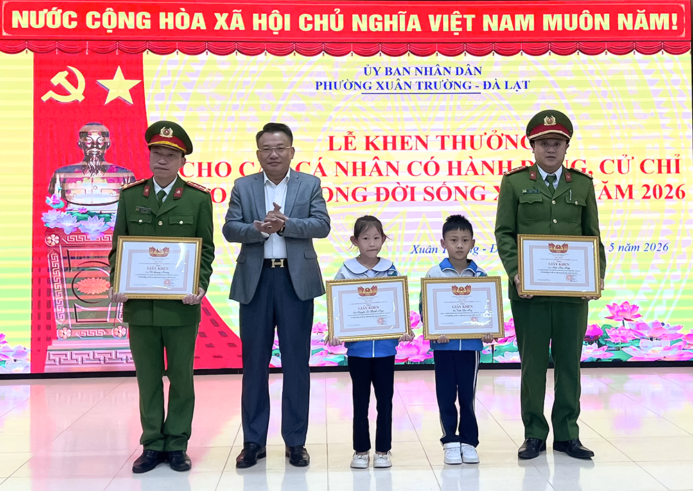 Phường Xuân Trường (Đà Lạt): Khen thưởng 4 cá nhân có hành động đẹp trong đời sống xã hội