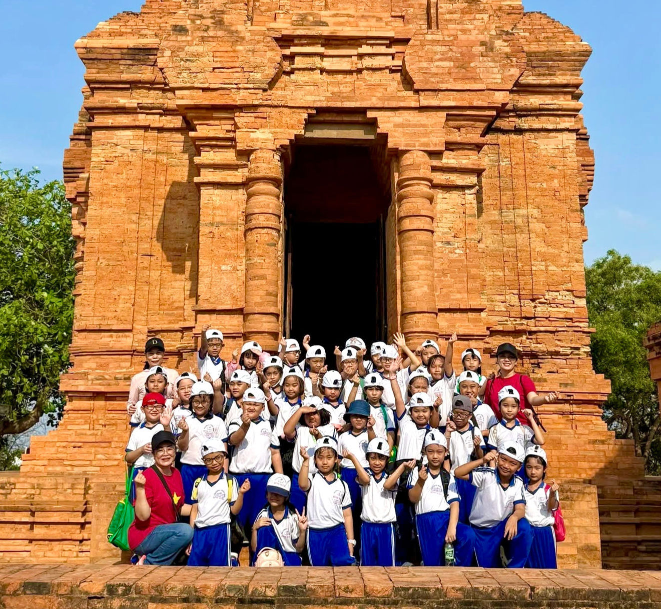 Bồi đắp tình yêu quê hương qua hành trình tìm về di sản