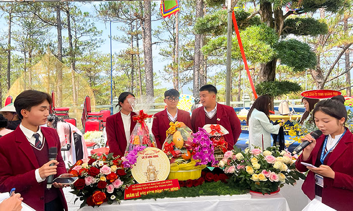 Sôi nổi hoạt động Giỗ Tổ Hùng Vương và kỷ niệm 30/4 trong ngành Giáo dục Lâm Đồng