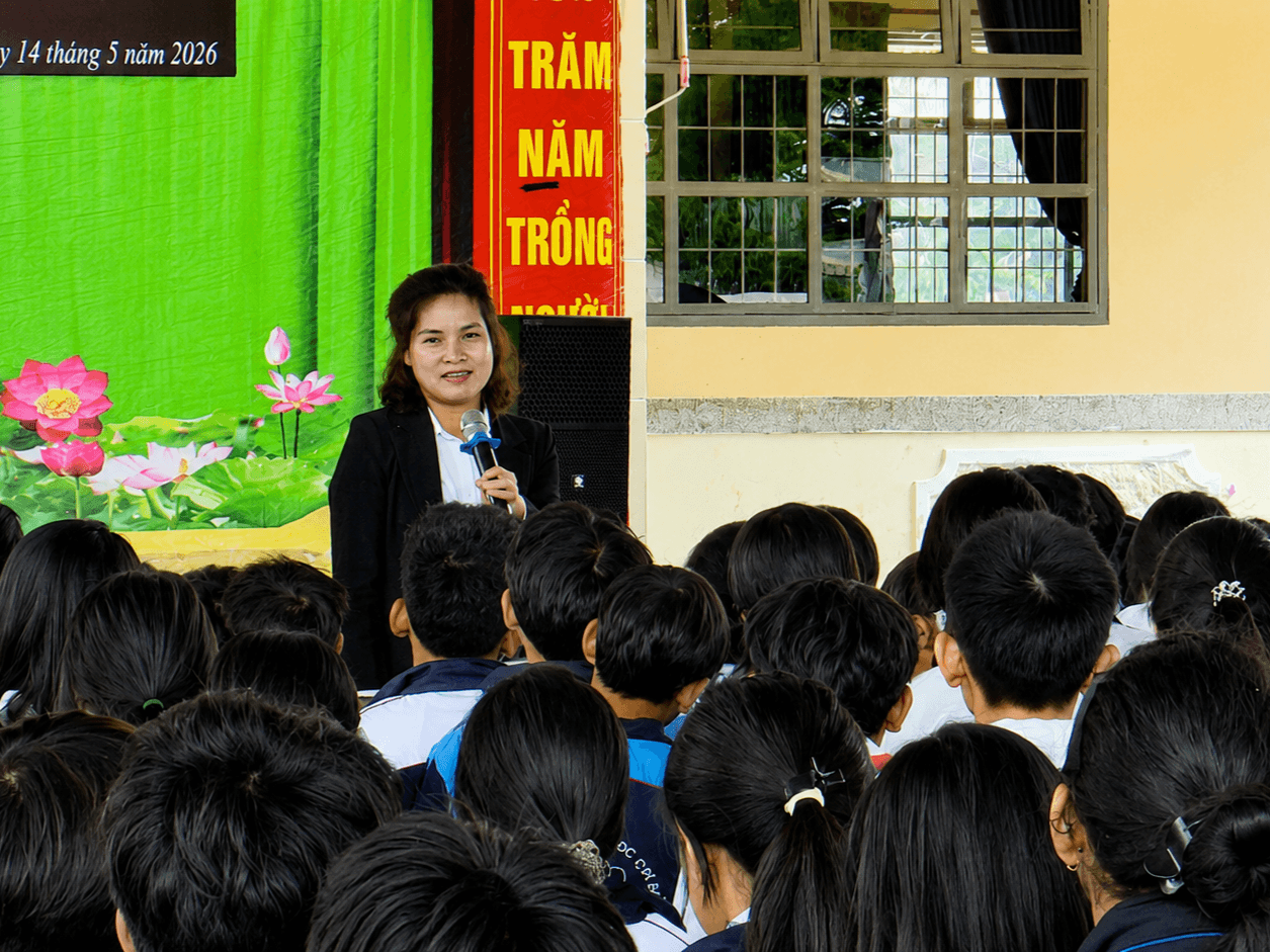 Học sinh Phú Sơn Lâm Hà được trang bị kiến thức pháp luật và kỹ năng sống